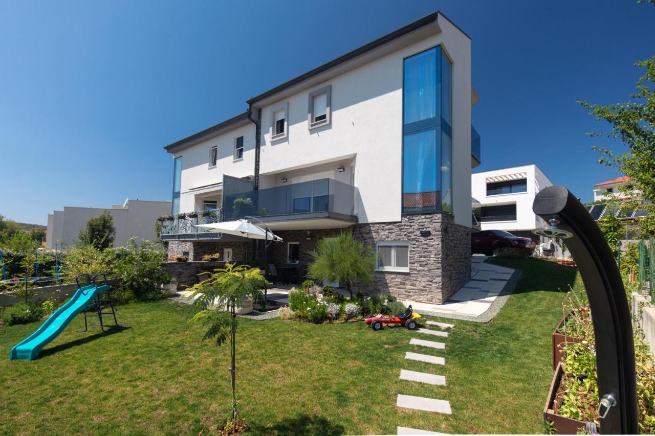 Apartment Odore Di Mare With Beautiful Garden Krk Town Exterior foto
